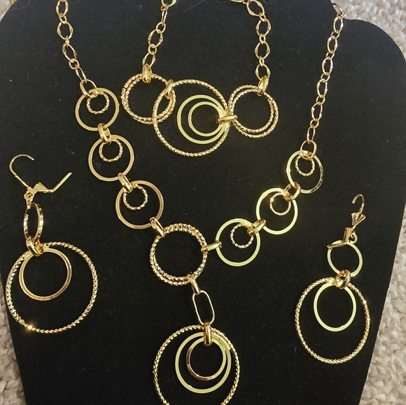 21kgp Dubai Jewelry Set -Elegant Gold Circle Jewelry Set - Picture 4 of 7